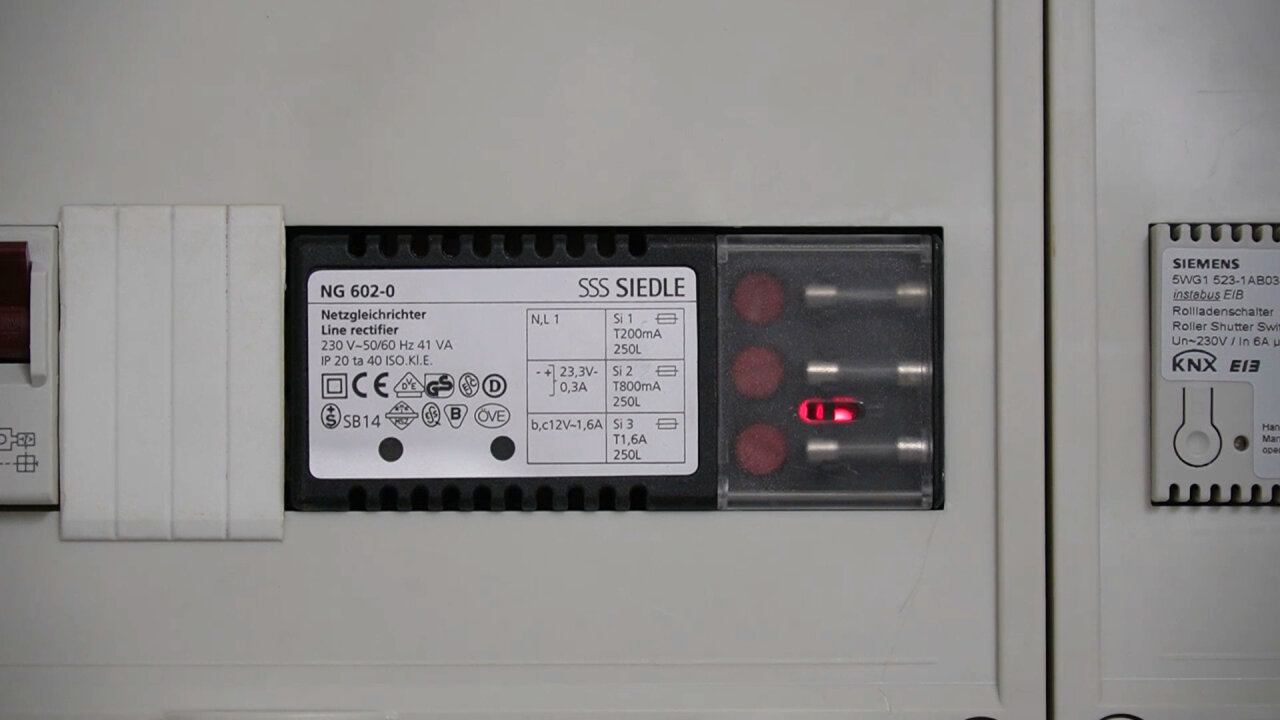 Photo of the Siedle power supply in my fuse box.